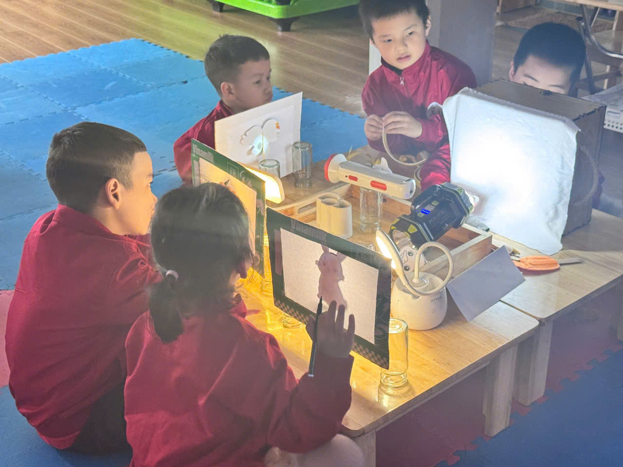 CÔ LƯƠNG THU HÀ VÀ PHƯƠNG PHÁP GIÚP TRẺ BÌNH TĨNH TRƯỚC CẢM XÚC BÙNG NỔ- Ảnh 2.