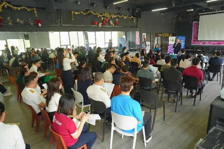 Thuế cơ sở 11 TP Hà Nội hưởng ứng Lễ ra quân “Tháng cao điểm đồng hành, hỗ trợ hộ kinh doanh, cá nhân kinh doanh tuân thủ pháp luật Thuế” trên địa bàn 4 phường Bồ Đề, Long Biên, Phúc Lợi, Việt Hưng- Ảnh 18.