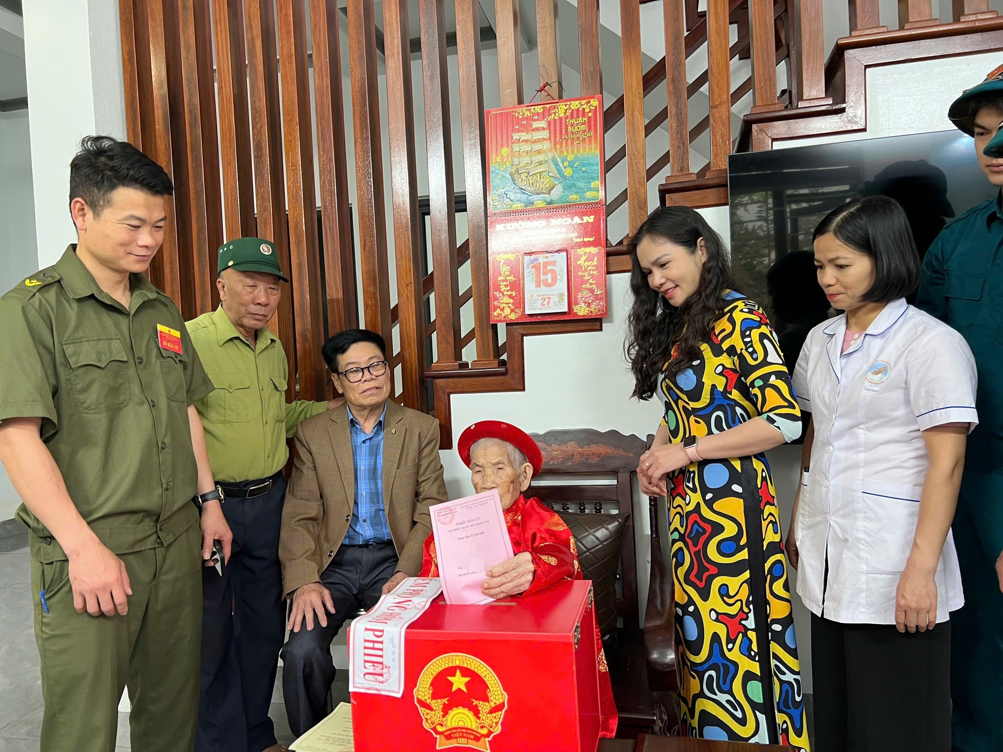 Lá phiếu của nữ cử tri 115 tuổi ở Hà Nội- Ảnh 1.