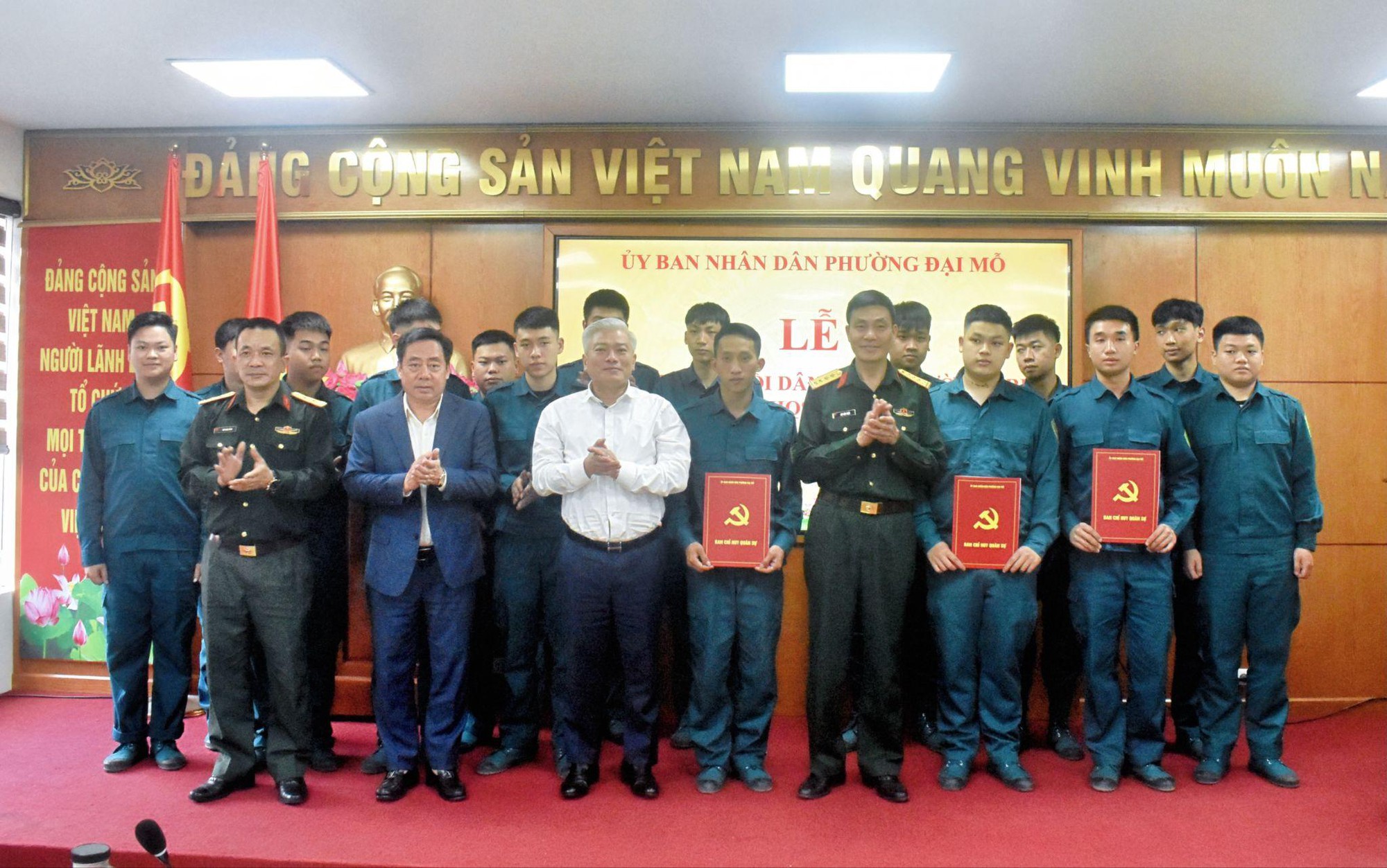 Phường Đại Mỗ công bố Quyết định thành lập Trung đội Dân quân thường trực- Ảnh 2.