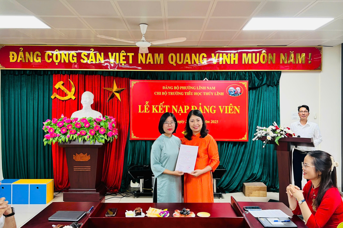 Cô giáo Đỗ Bích Ngân – Tấm gương giáo viên trẻ tiêu biểu của trường Tiểu học Thúy Lĩnh- Ảnh 2.