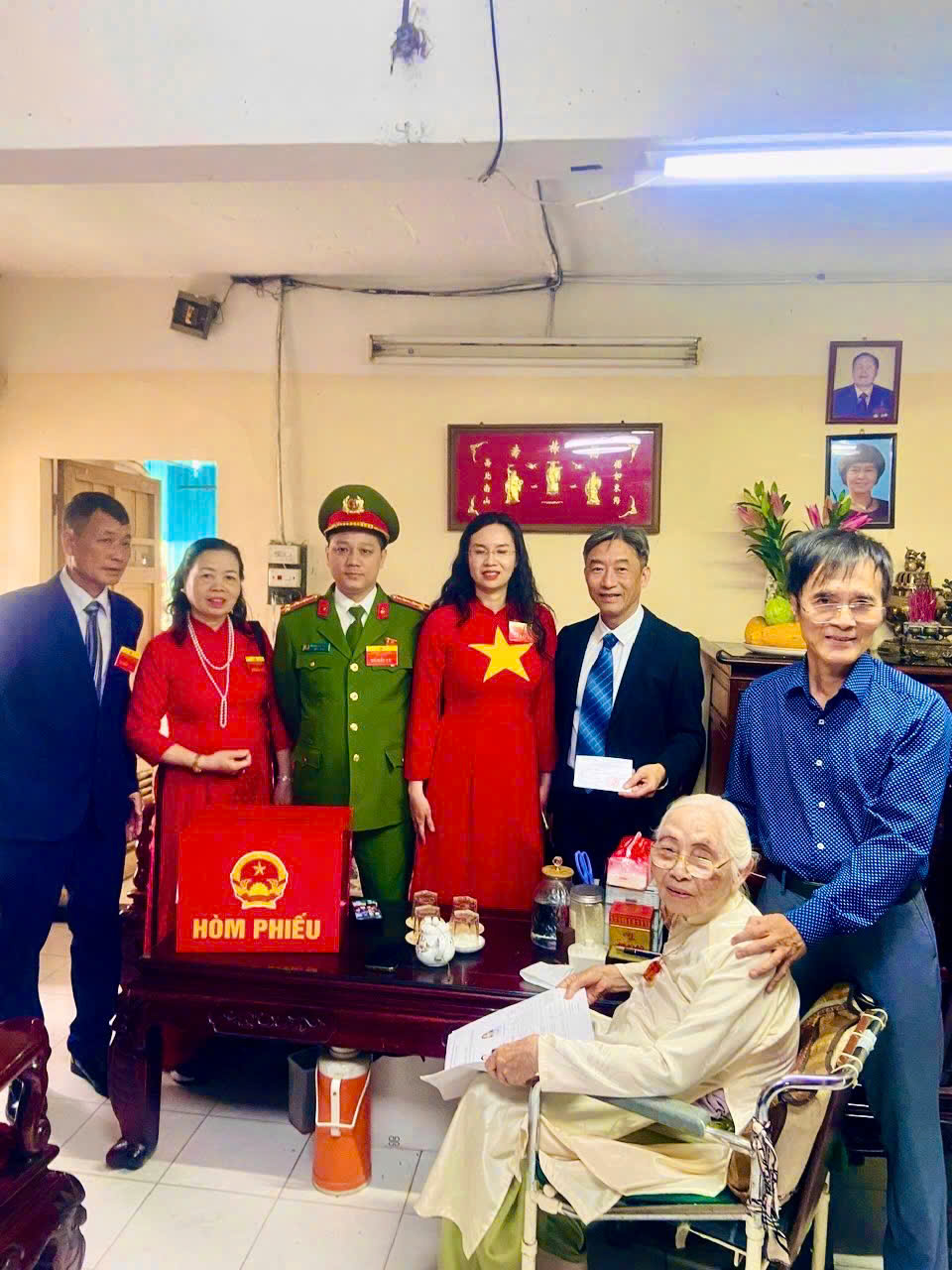 CÔNG BỐ KẾT QUẢ BẦU CỬ ĐẠI BIỂU HỘI ĐỒNG NHÂN DÂN PHƯỜNG VĂN MIẾU - QUỐC TỬ GIÁM KHÓA II, NHIỆM KỲ 2026 – 2031- Ảnh 3.