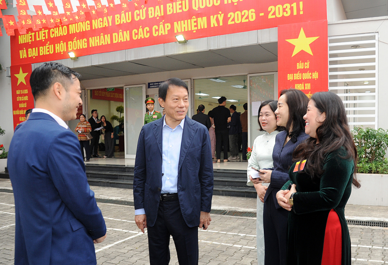 Cử tri cả nước thực hiện quyền và nghĩa vụ thiêng liêng của công dân- Ảnh 29.