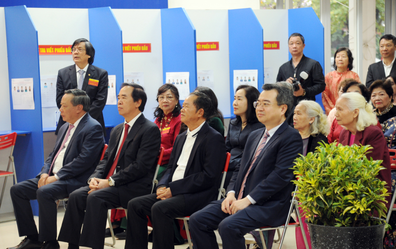 Cử tri cả nước thực hiện quyền và nghĩa vụ thiêng liêng của công dân- Ảnh 27.