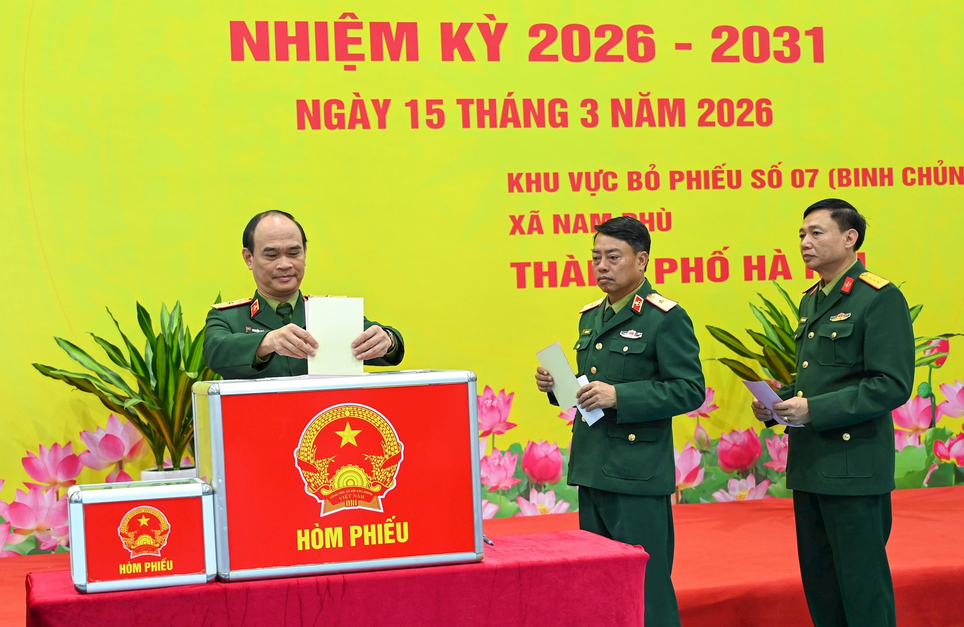 Nam Phù công bố kết quả bầu cử: 24 đại biểu HĐND xã khóa II hội tụ “Ý Đảng - lòng Dân”- Ảnh 12.