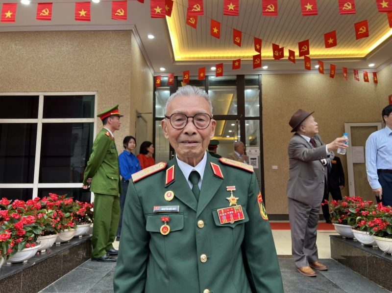 Cử tri cả nước thực hiện quyền và nghĩa vụ thiêng liêng của công dân- Ảnh 14.