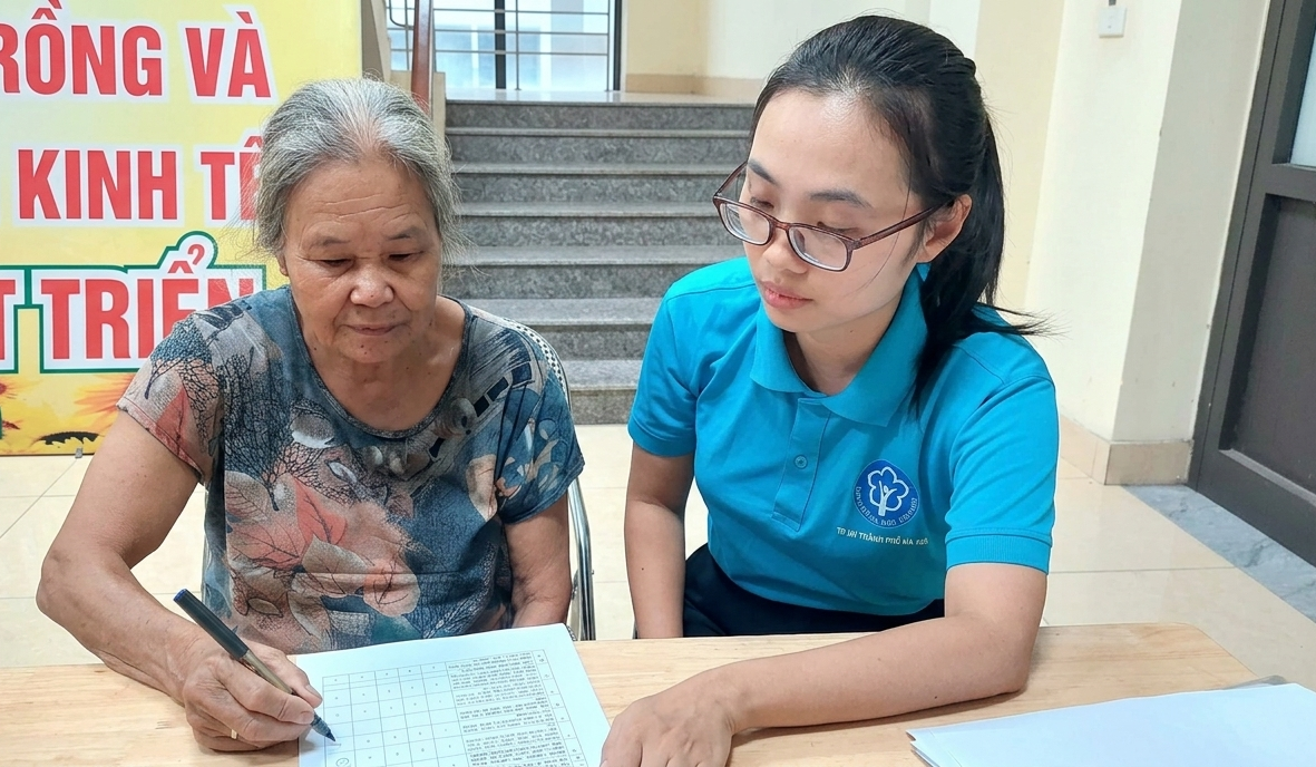 Tận tụy vì an sinh xã hội, giảm bớt nỗi lo cho người dân- Ảnh 2.