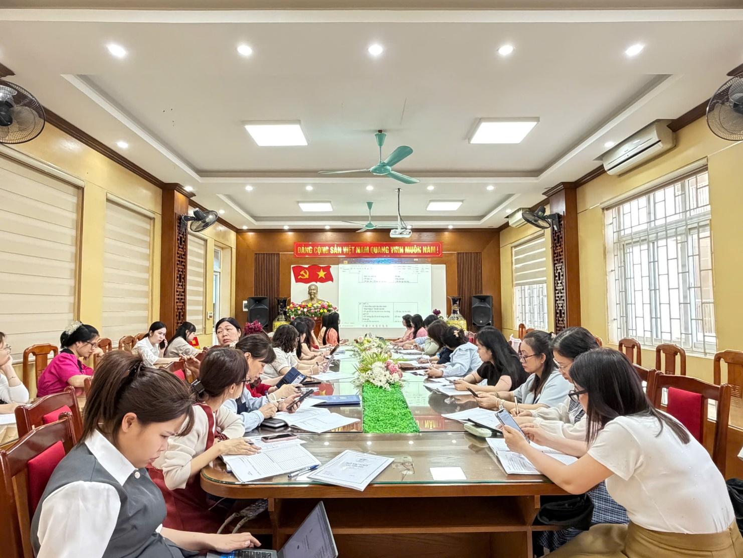 TRƯỜNG TIỂU HỌC TAM HIỆP ĐẨY MẠNH ỨNG DỤNG CÔNG NGHỆ SỐ TRONG HOẠT ĐỘNG CHUYÊN MÔN- Ảnh 2.