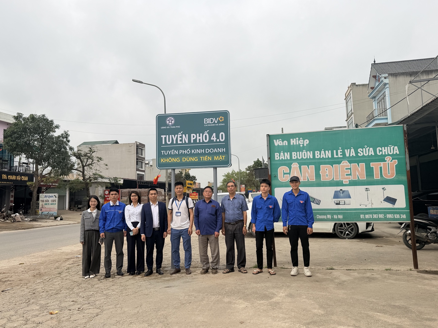 XÃ TRẦN PHÚ TRIỂN KHAI CHƯƠNG TRÌNH THÍ ĐIỂM “CHỢ THÔNG MINH”, TUYẾN PHỐ KHÔNG DÙNG TIỀN MẶT- Ảnh 1.