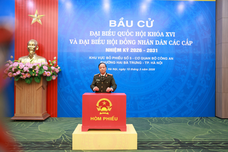 Cử tri cả nước thực hiện quyền và nghĩa vụ thiêng liêng của công dân- Ảnh 36.