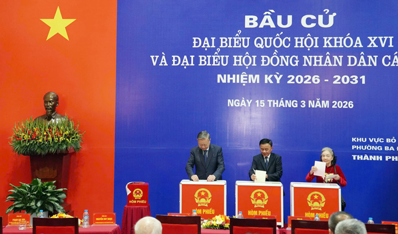 Cử tri cả nước thực hiện quyền và nghĩa vụ thiêng liêng của công dân- Ảnh 1.