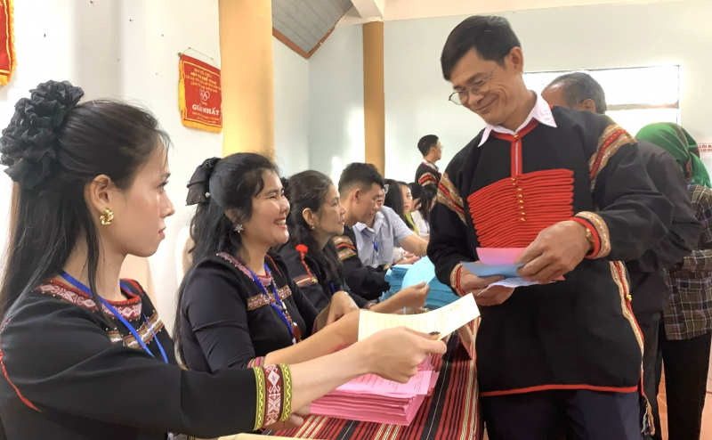 Cử tri cả nước thực hiện quyền và nghĩa vụ thiêng liêng của công dân- Ảnh 82.