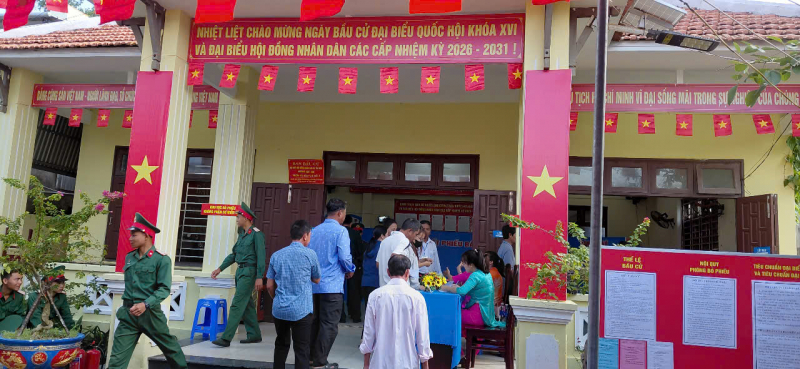 Cử tri cả nước thực hiện quyền và nghĩa vụ thiêng liêng của công dân- Ảnh 63.