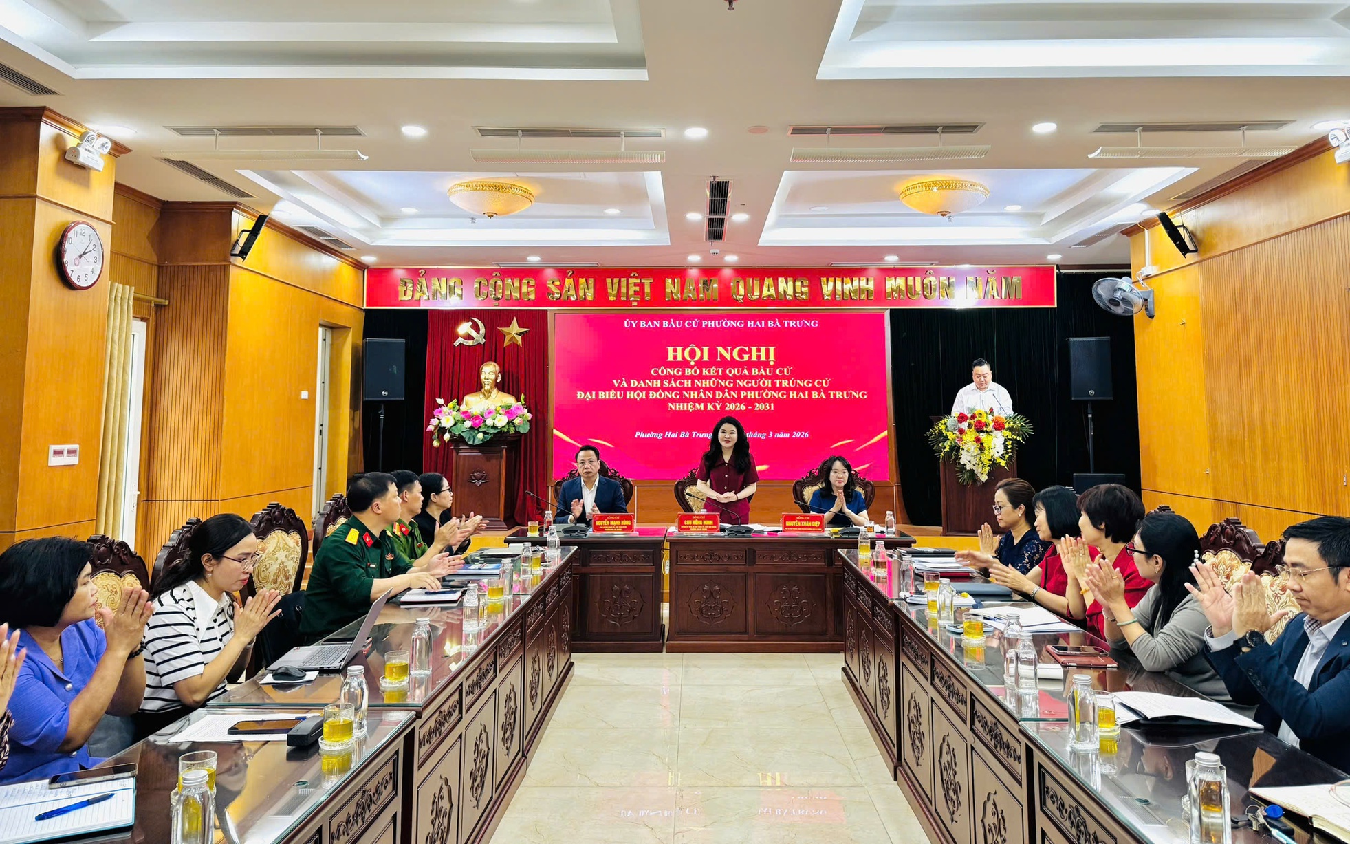 Phường Hai Bà Trưng: Tổ chức thành công Hội nghị công bố kết quả bầu cử và danh sách 26 đại biểu trúng cử Hội đồng nhân dân phường khóa II, nhiệm kỳ 2026 - 2031.