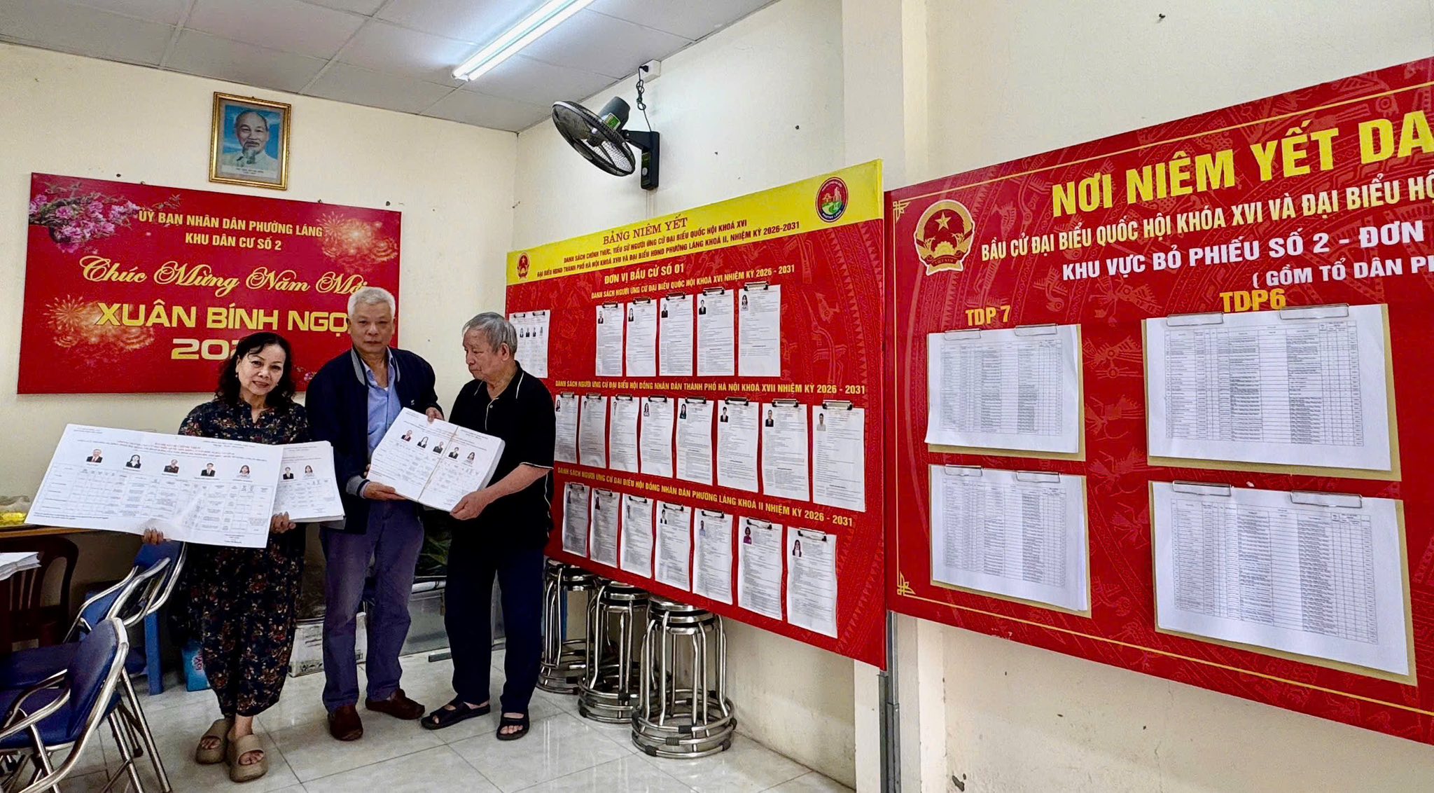 PHƯỜNG LÁNG NIÊM YẾT DANH SÁCH NGƯỜI ỨNG CỬ ĐẠI BIỂU QUỐC HỘI VÀ ĐẠI BIỂU HĐND CÁC CẤP TẠI CÁC KHU VỰC BỎ PHIẾU- Ảnh 3.