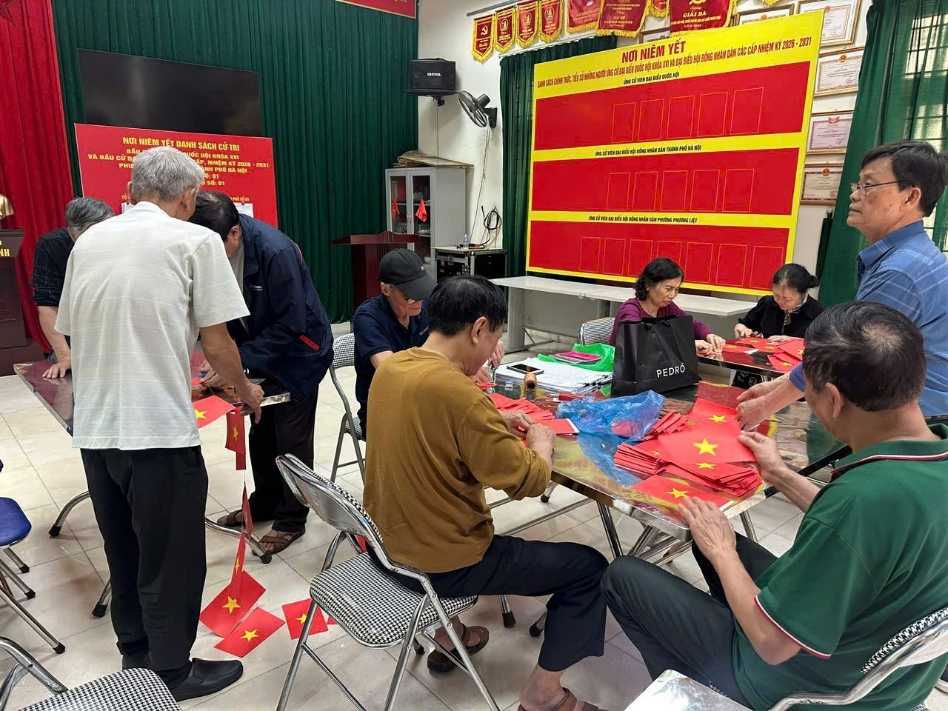 CHI BỘ, TỔ DÂN PHỐ 1 PHƯỜNG PHƯƠNG LIỆT NÁO NỨC CHUẨN BỊ CHO NGÀY BẦU CỬ 15-3-2026- Ảnh 1.