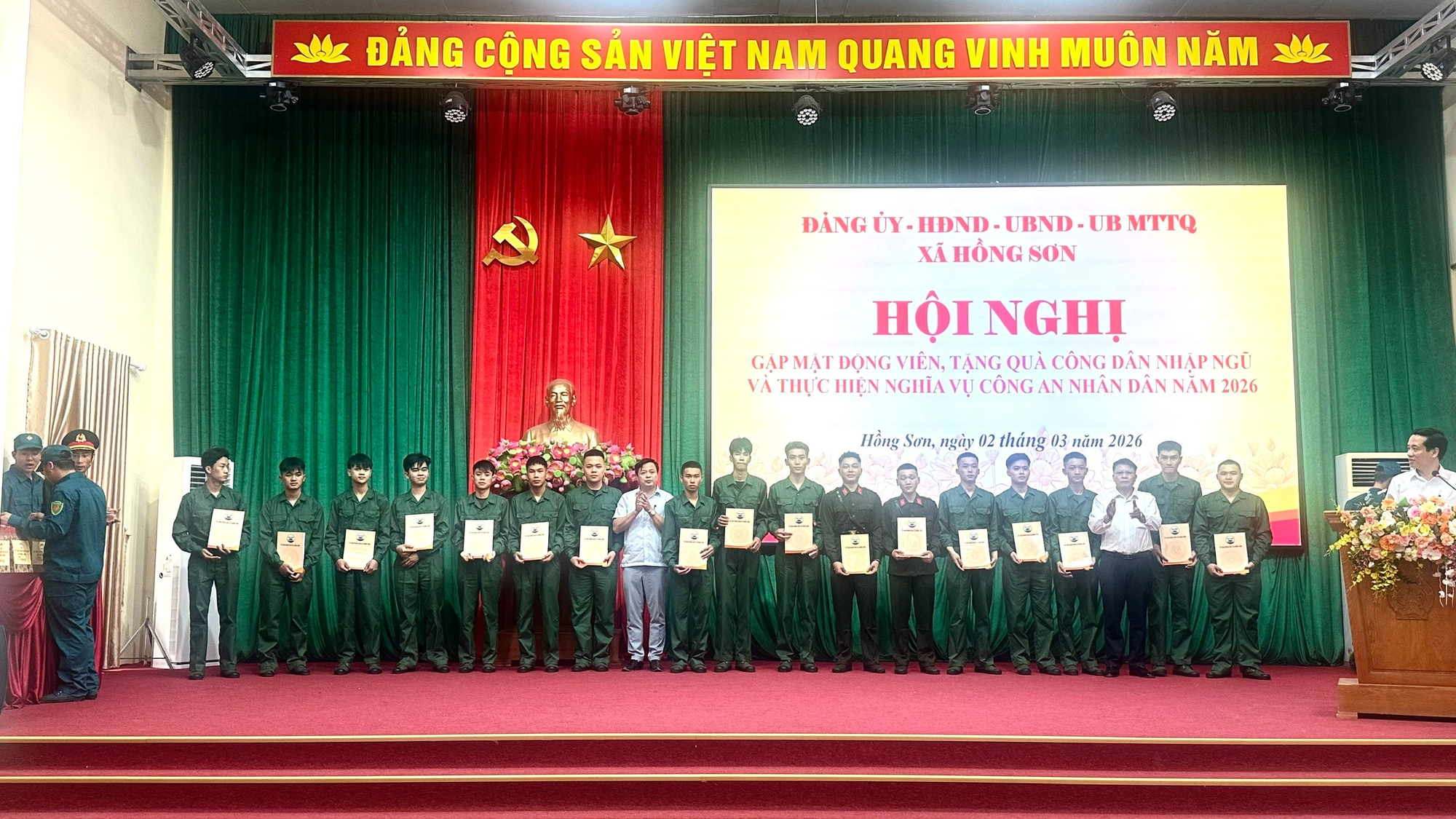Hồng Sơn gặp mặt, động viên công dân lên đường nhập ngũ, công dân thực hiện nghĩa vụ tham gia Công an nhân dân năm 2026- Ảnh 2.