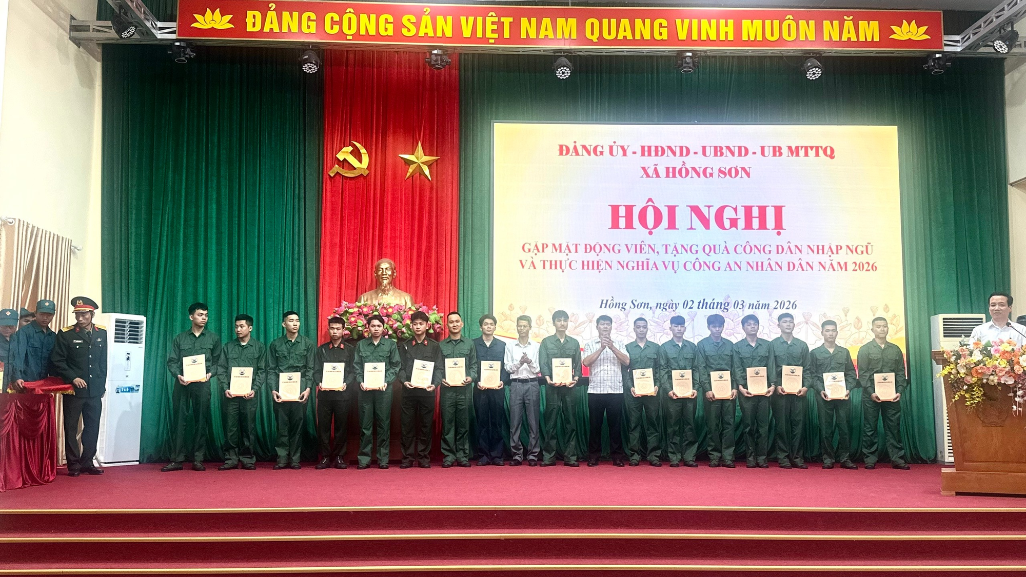 Hồng Sơn gặp mặt, động viên công dân lên đường nhập ngũ, công dân thực hiện nghĩa vụ tham gia Công an nhân dân năm 2026- Ảnh 3.