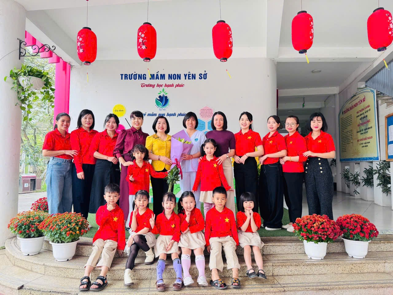 Mầm non Yên Sở chúc mừng cô y tế tận tâm nhân ngày thầy thuốc Việt Nam- Ảnh 3.
