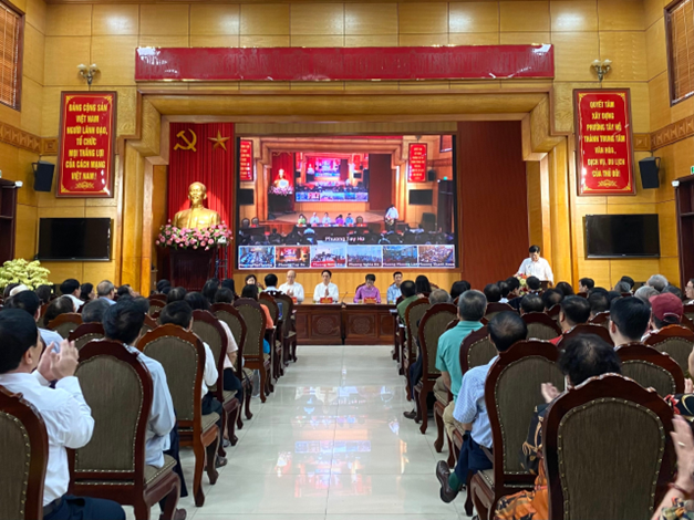 Ứng cử viên đại biểu Quốc hội khoá XVI tiếp xúc cử tri tại Đơn vị bầu cử số 2, thành phố Hà Nội.- Ảnh 1.