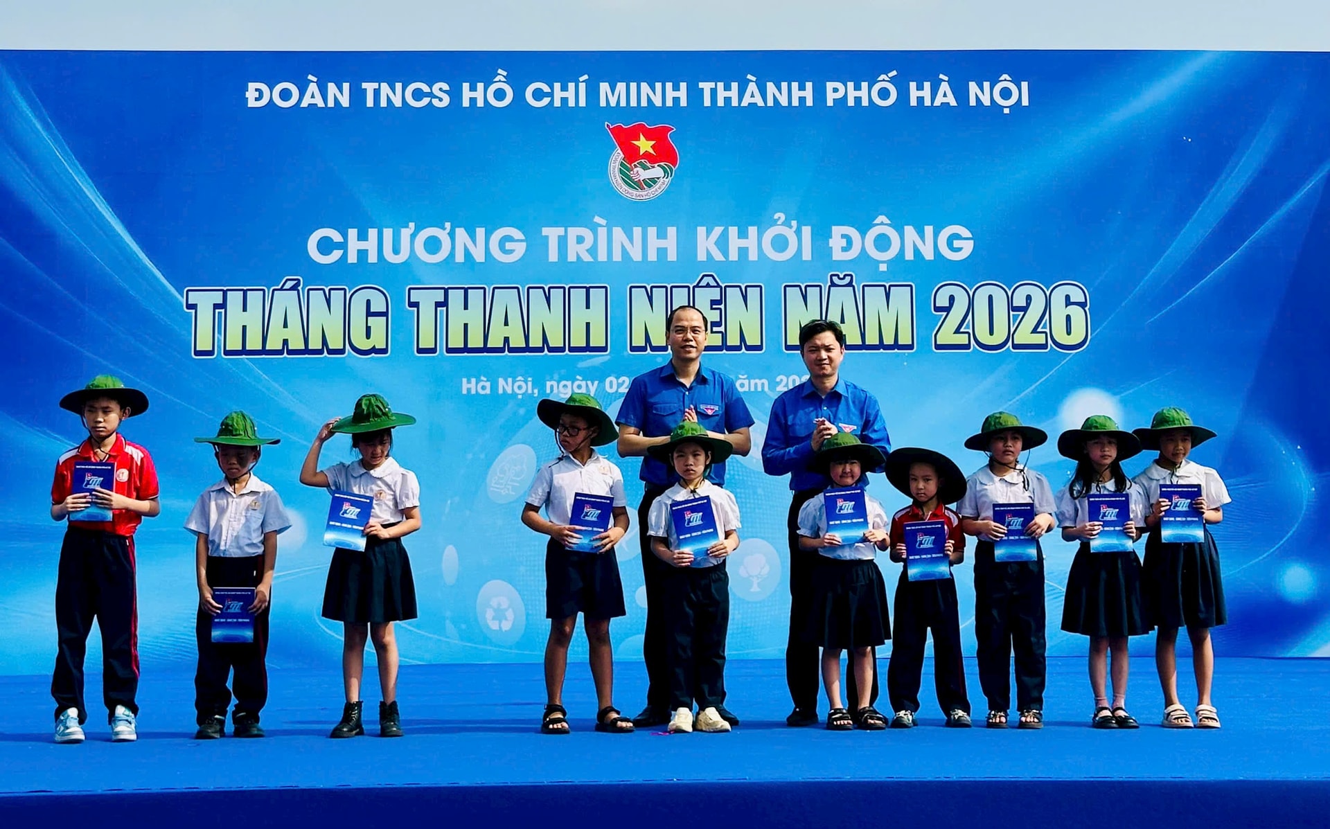 Thành đoàn Hà Nội phát động Tháng Thanh niên năm 2026 tại xã Gia Lâm- Ảnh 3.