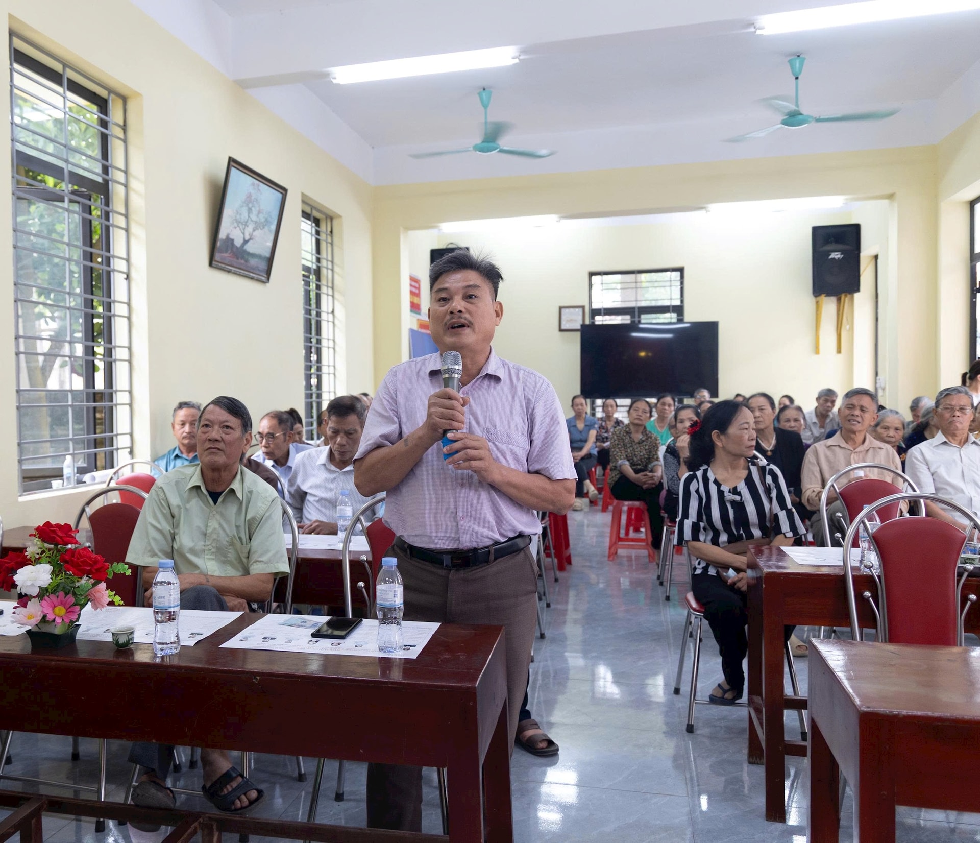 Cử tri Ứng Thiên gửi gắm nhiều kỳ vọng tại buổi tiếp xúc ứng cử viên HĐND xã- Ảnh 4.