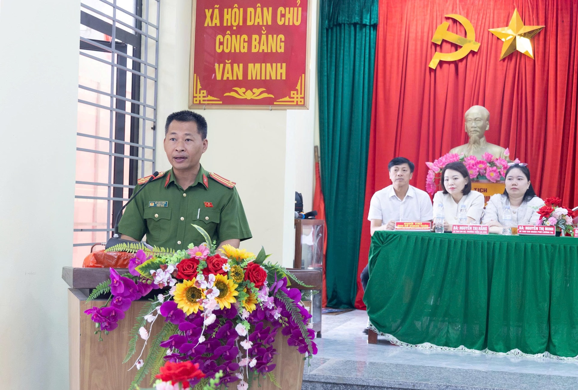 Cử tri Ứng Thiên gửi gắm nhiều kỳ vọng tại buổi tiếp xúc ứng cử viên HĐND xã- Ảnh 7.