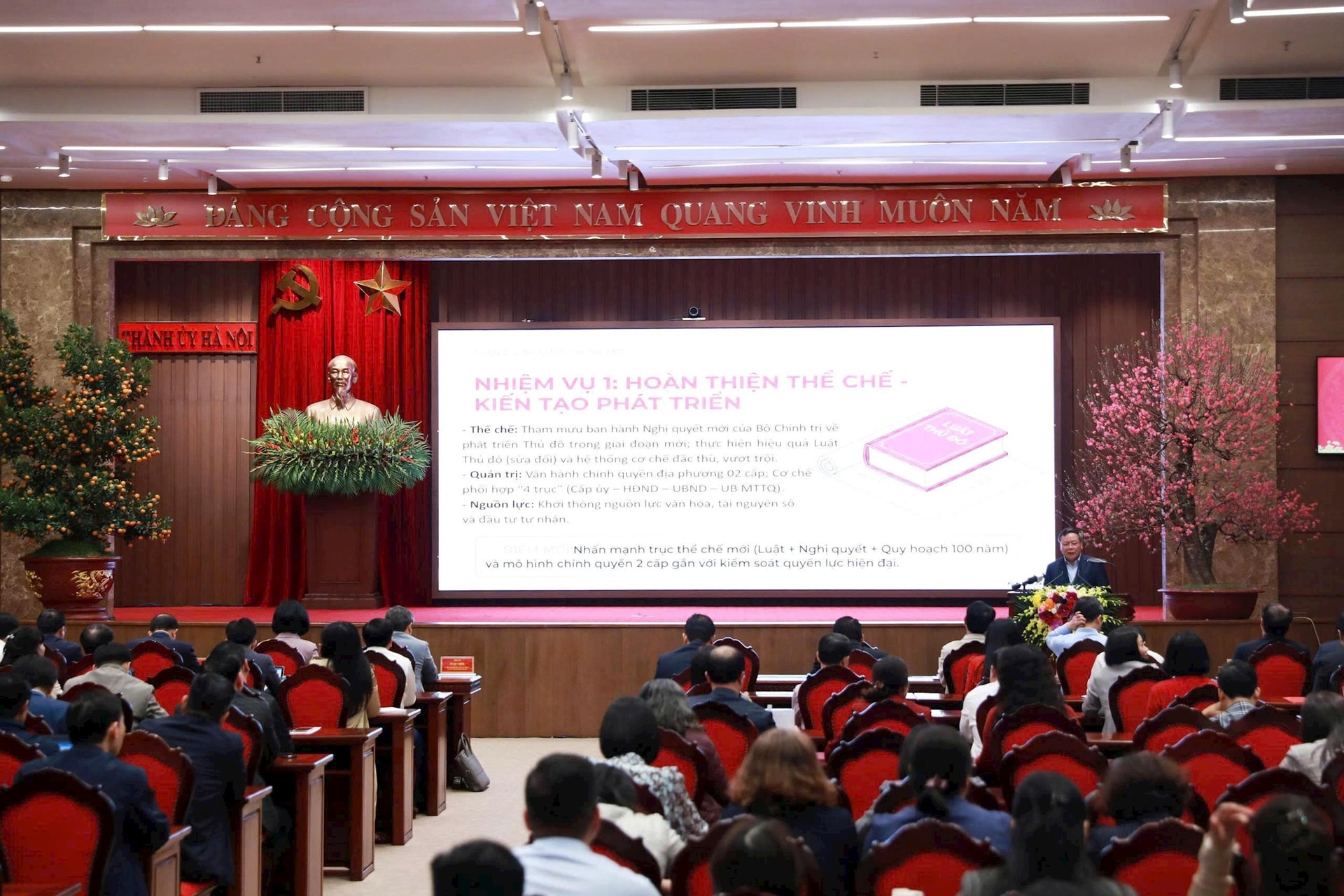 Hà Nội triển khai ngay Chương trình hành động thực hiện Nghị quyết Đại hội XIV của Đảng tới cán bộ, đảng viên Thủ đô- Ảnh 5.