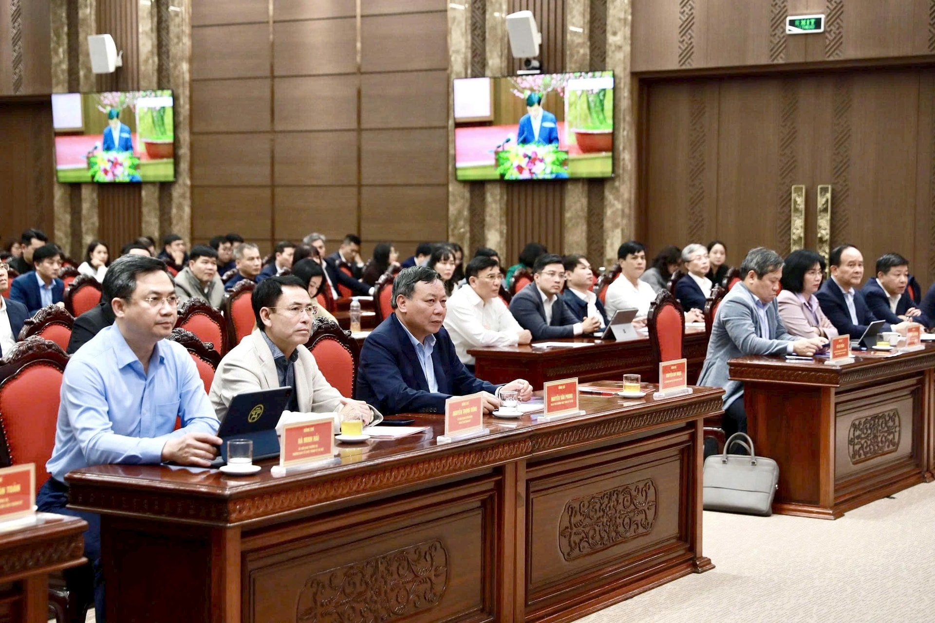 Hà Nội triển khai ngay Chương trình hành động thực hiện Nghị quyết Đại hội XIV của Đảng tới cán bộ, đảng viên Thủ đô- Ảnh 7.