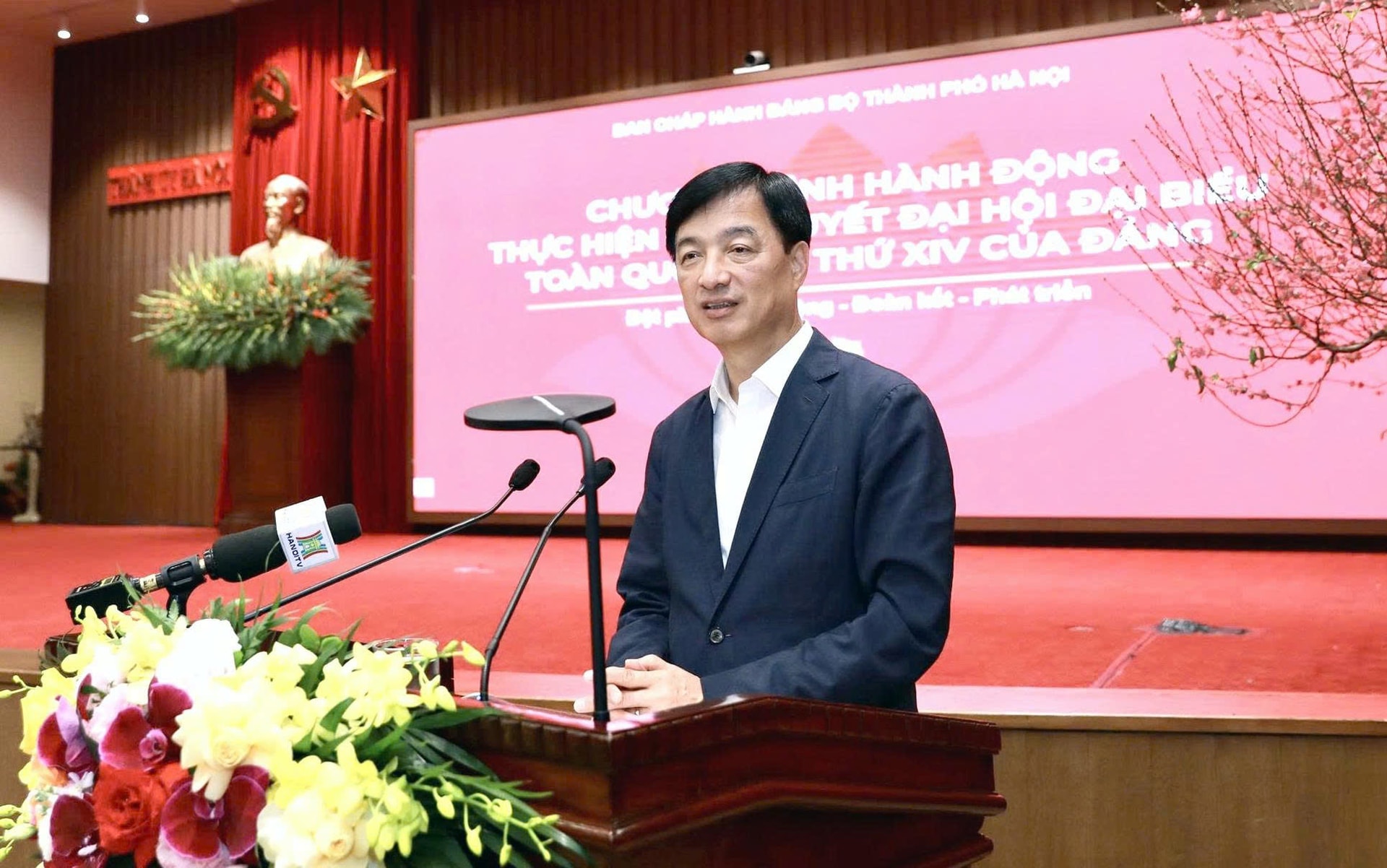 Hà Nội triển khai ngay Chương trình hành động thực hiện Nghị quyết Đại hội XIV của Đảng tới cán bộ, đảng viên Thủ đô- Ảnh 6.