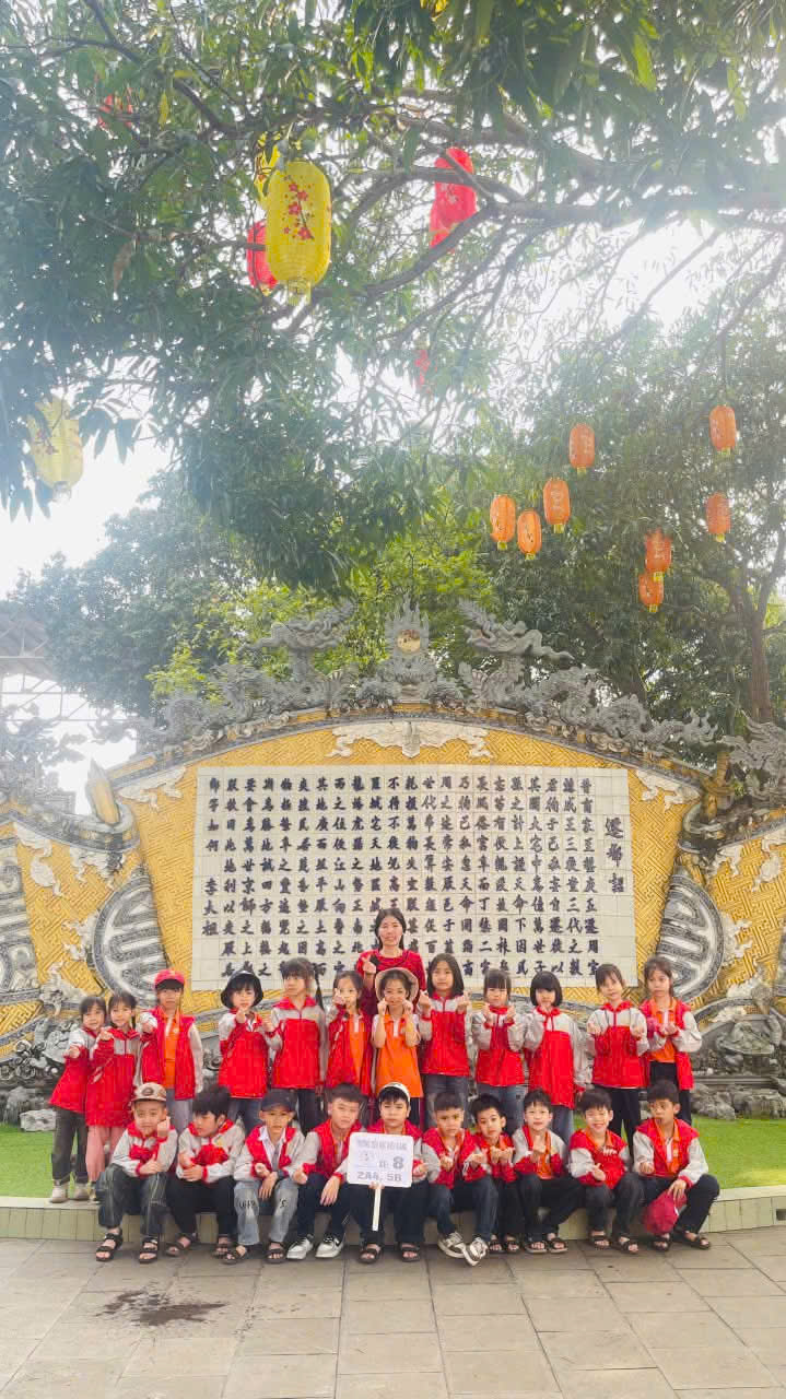 Dấu ấn thiêng liêng trong Lễ kết nạp đội viên mới tại Đền Đô- Ảnh 8.