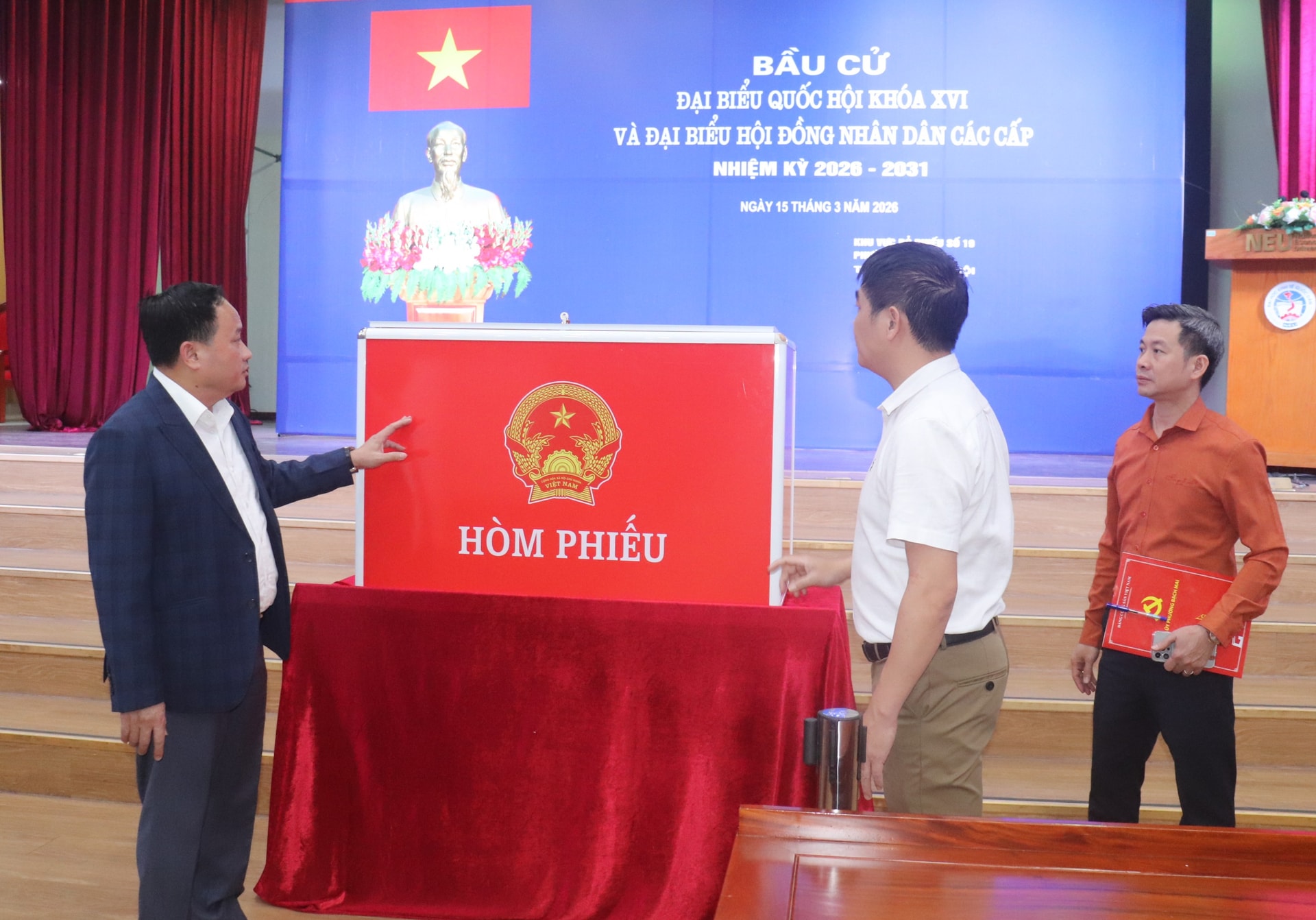 Phường Bạch Mai: 39/39 khu vực bỏ phiếu đã sẵn sàng- Ảnh 2.