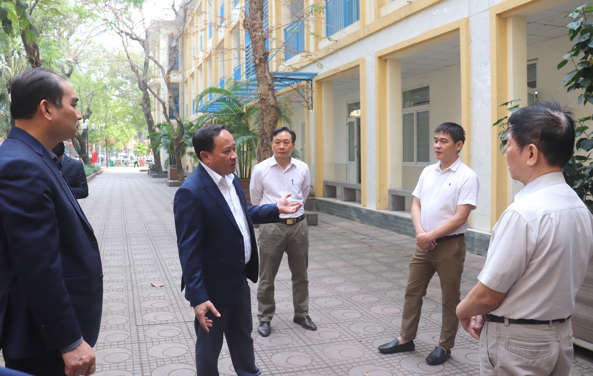 Phường Bạch Mai: 39/39 khu vực bỏ phiếu đã sẵn sàng- Ảnh 4.