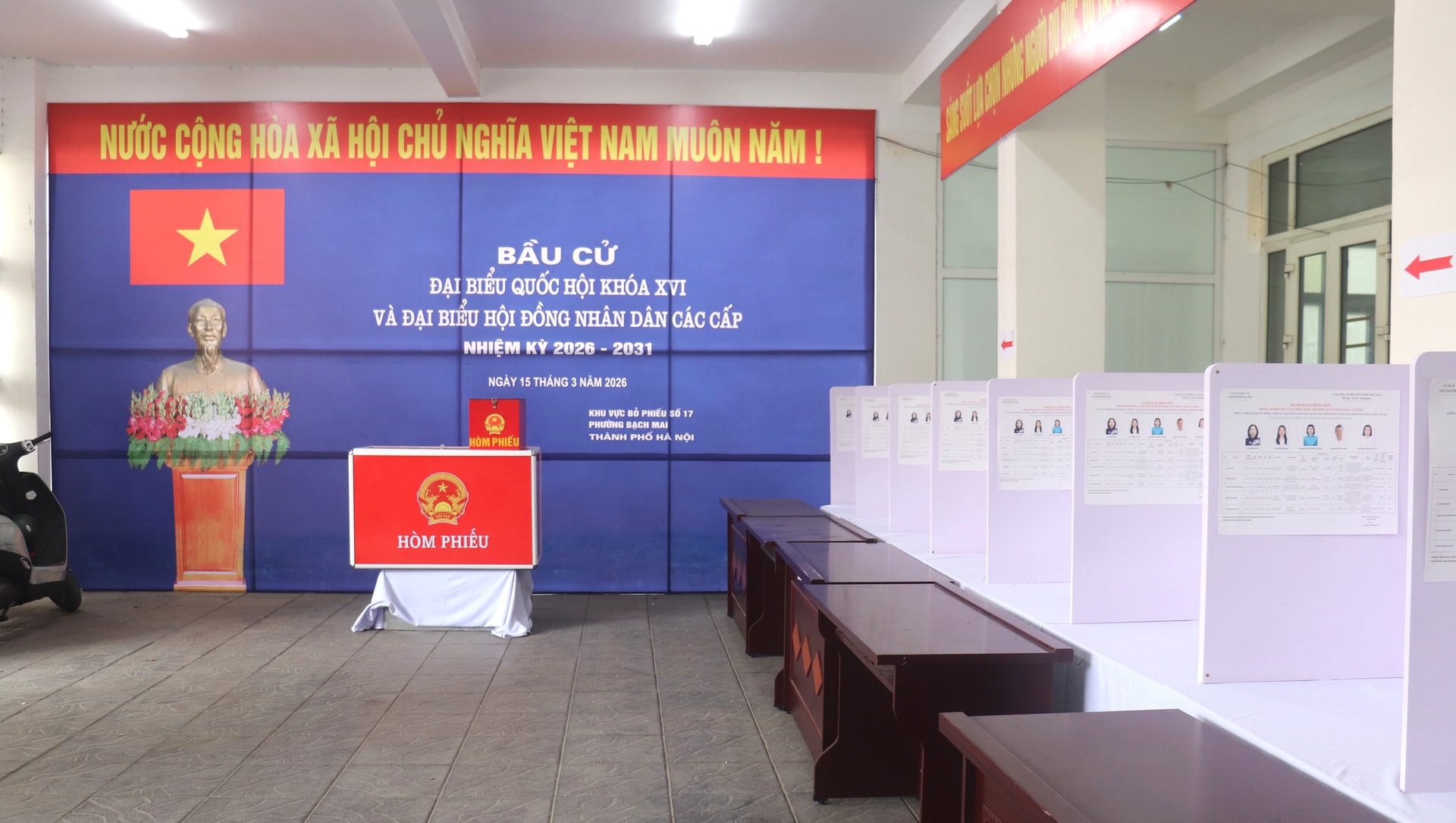 Phường Bạch Mai: 39/39 khu vực bỏ phiếu đã sẵn sàng- Ảnh 6.