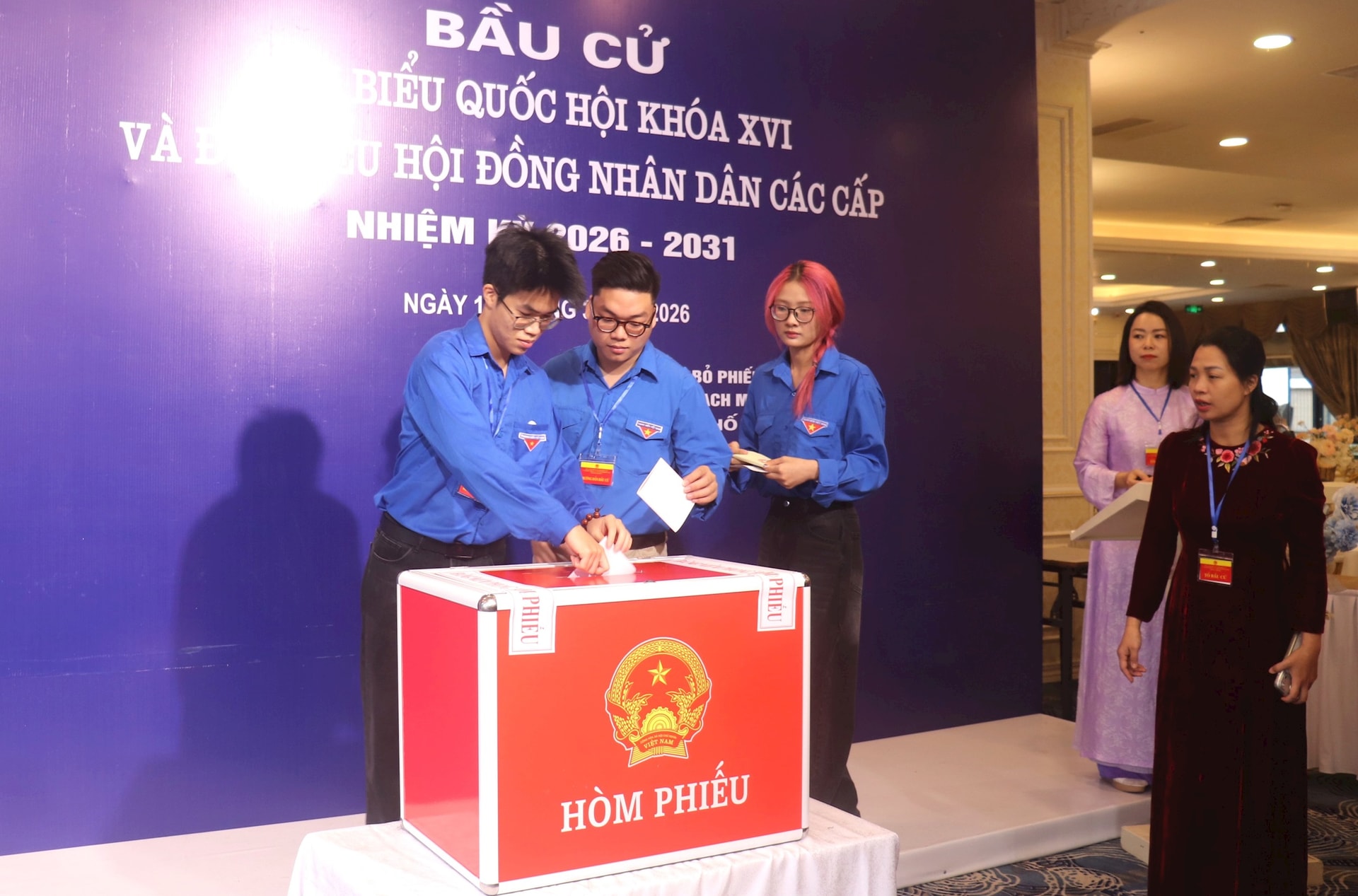 Phường Bạch Mai: 39 khu vực bỏ phiếu thực hiện nhiệm vụ nghiêm túc, đúng quy định- Ảnh 10.