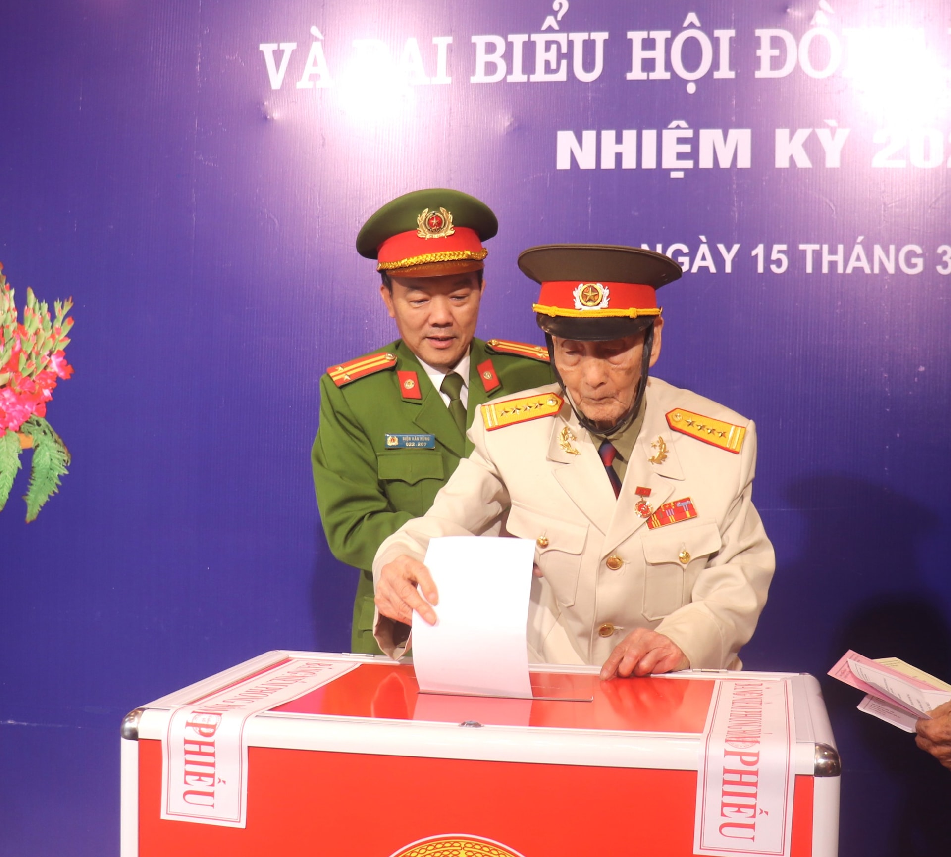 Phường Bạch Mai: 39 khu vực bỏ phiếu thực hiện nhiệm vụ nghiêm túc, đúng quy định- Ảnh 8.