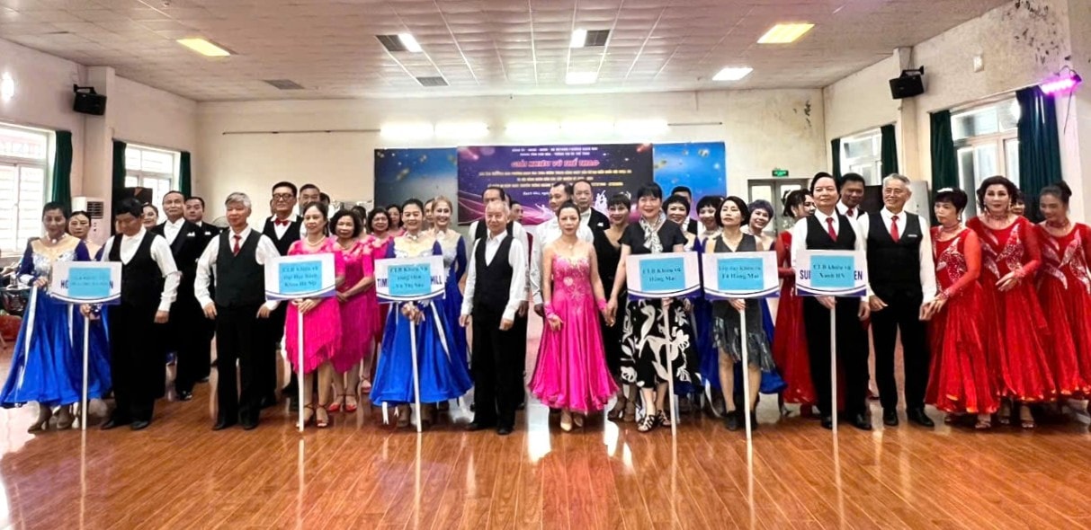 Gần 150 vận động viên tham gia Giải khiêu vũ thể thao các câu lạc bộ phường Bạch Mai- Ảnh 2.