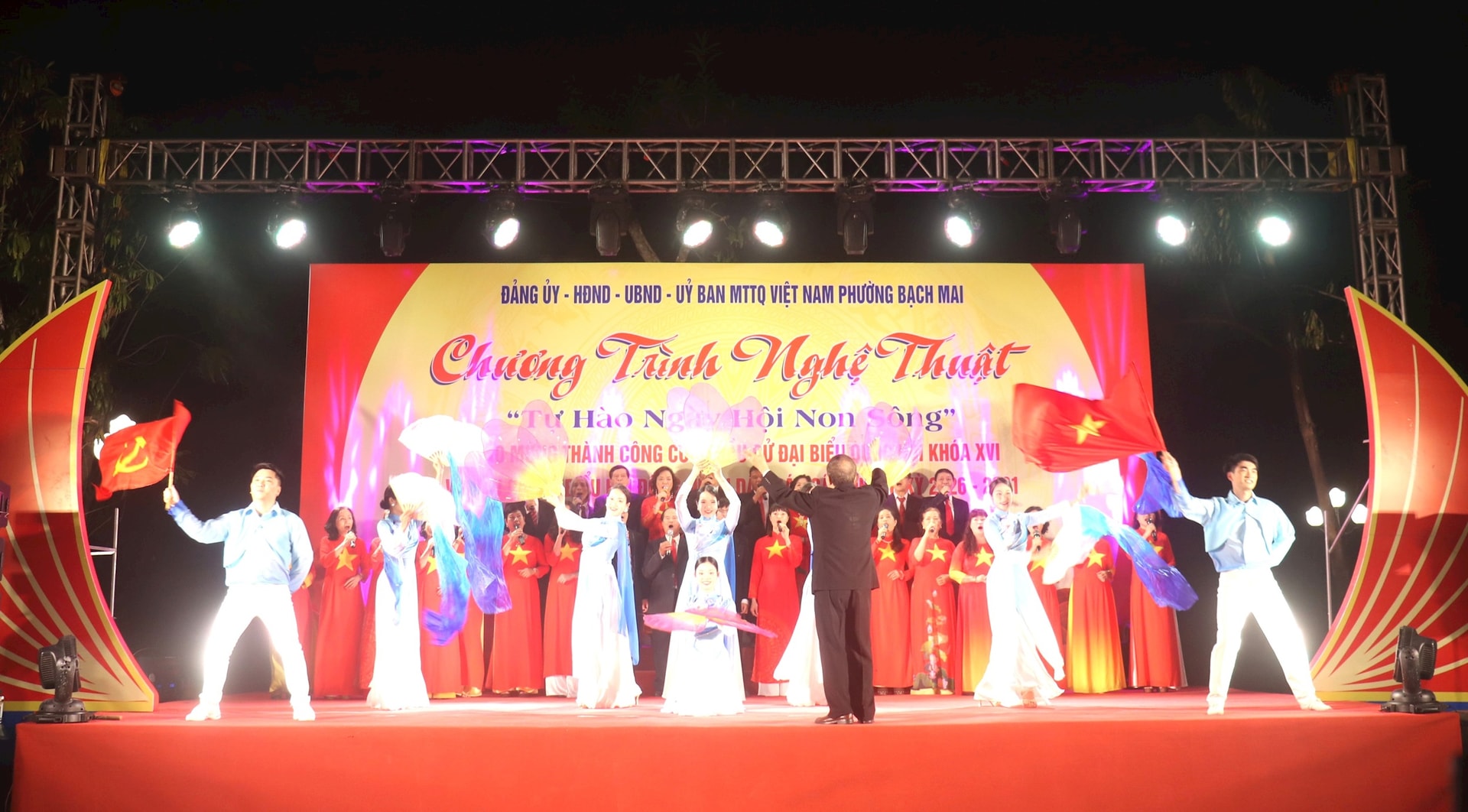 Phường Bạch Mai: đặc sắc chương trình nghệ thuật "Tự hào ngày hội non sông"- Ảnh 11.