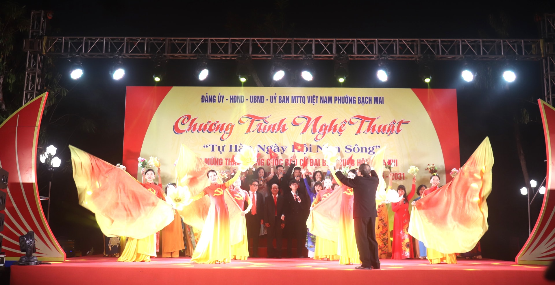 Phường Bạch Mai: đặc sắc chương trình nghệ thuật "Tự hào ngày hội non sông"- Ảnh 6.