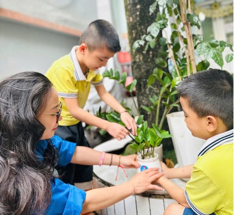 Cử tri phường Bạch Mai phấn khởi, đặt trọn niềm tin nơi lá phiếu- Ảnh 4.