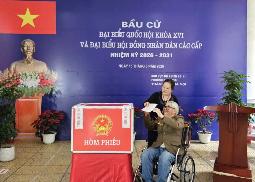 Phường Bạch Mai: 99,74% cử tri đi bầu cử, với 25 khu vực bỏ phiếu đạt 100%- Ảnh 1.