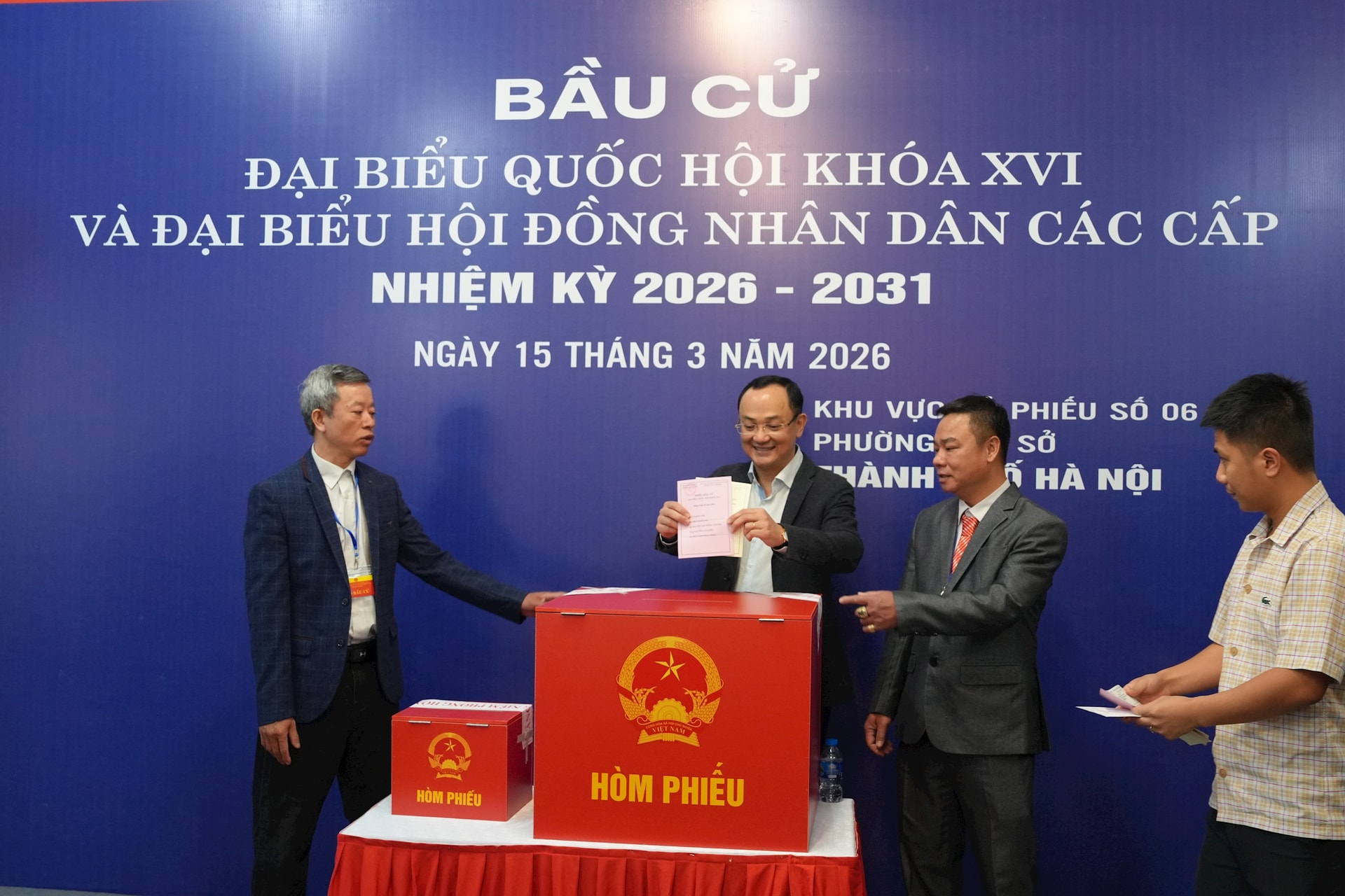 Phường Yên Sở tổ chức hội nghị công bố danh sách những người trúng cử đại biểu HĐND phường khóa II, nhiệm kỳ 2026–2031- Ảnh 2.