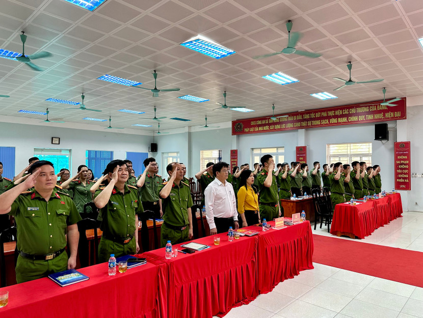 Cụm thi đua số 16- Công an Thành phố Hà Nội ký kết giao ước thi đua- Ảnh 1.