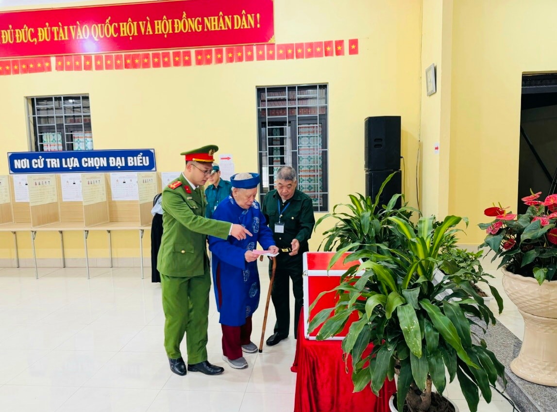 Xã Ngọc Hồi công bố danh sách 23 đại biểu HĐND khóa XXIII- Ảnh 1.