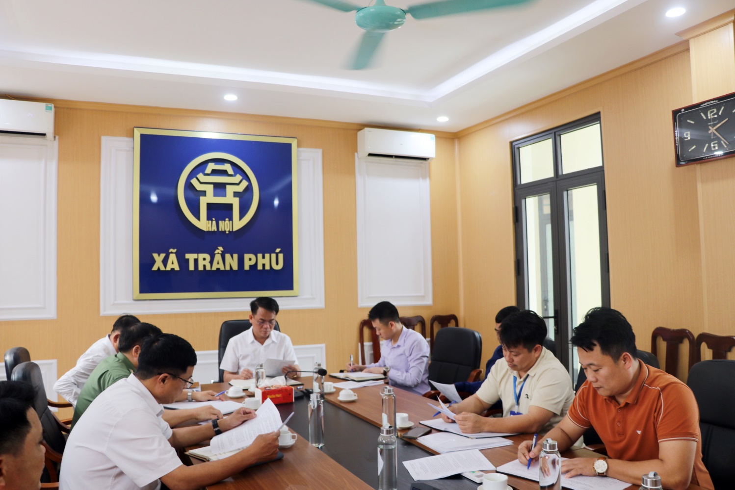 UBND xã Trần Phú: tổ chức hội nghị triển khai kế hoạch cưỡng chế buộc thực hiện biện pháp khắc phục hậu quả đối với ông Nguyễn Văn Tuấn- Ảnh 1.
