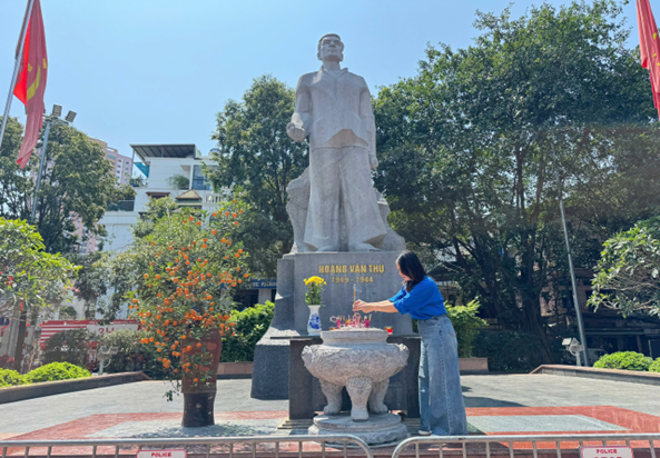 CHI ĐOÀN TRƯỜNG MẦM NON HOA MAI CHẠM VÀO LỊCH SỬ ĐỂ VỮNG BƯỚC TƯƠNG LAI
- Ảnh 2.