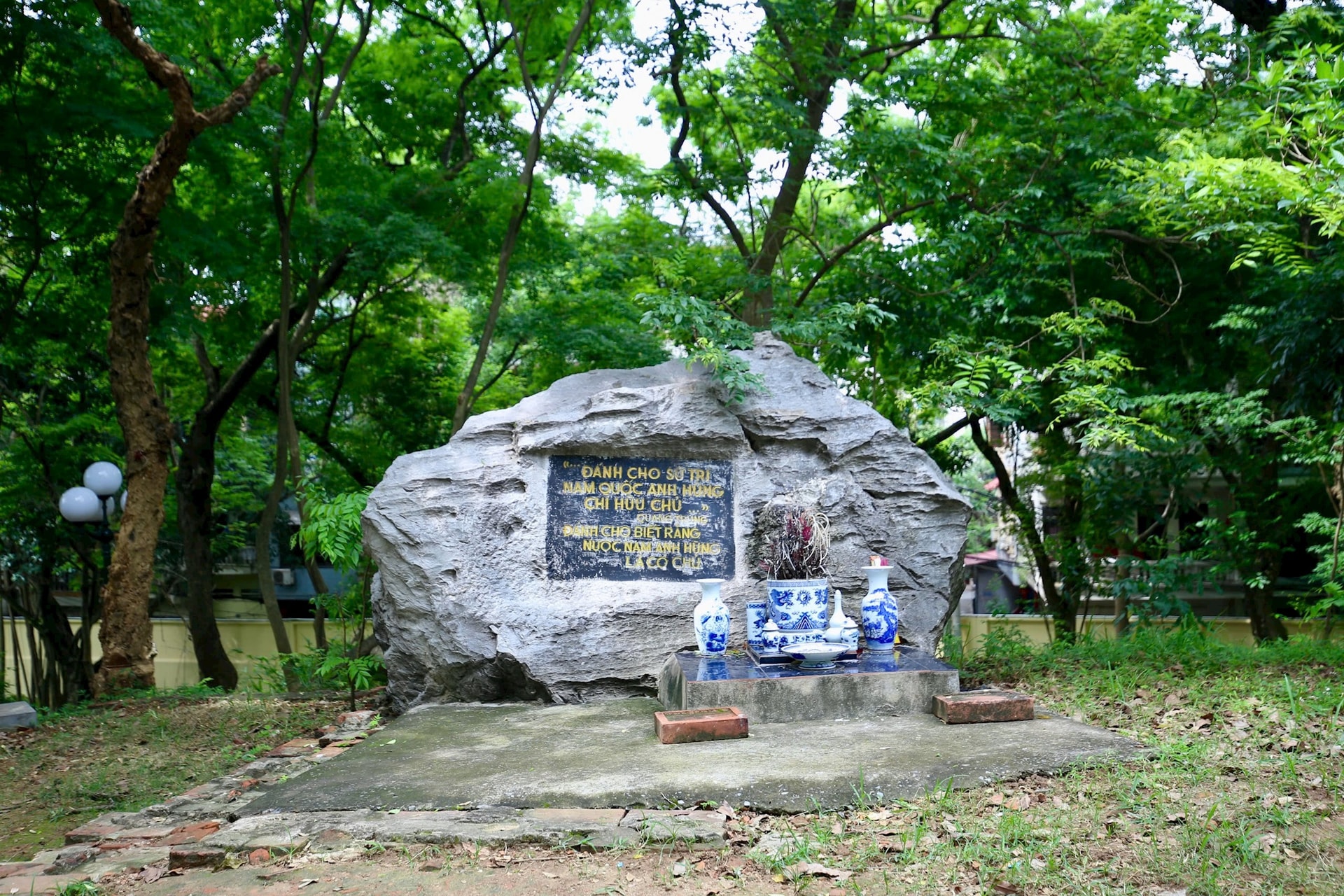 Gò Đống Đa - Mỏ vàng du lịch lịch sử giữa lòng Hà Nội- Ảnh 1.