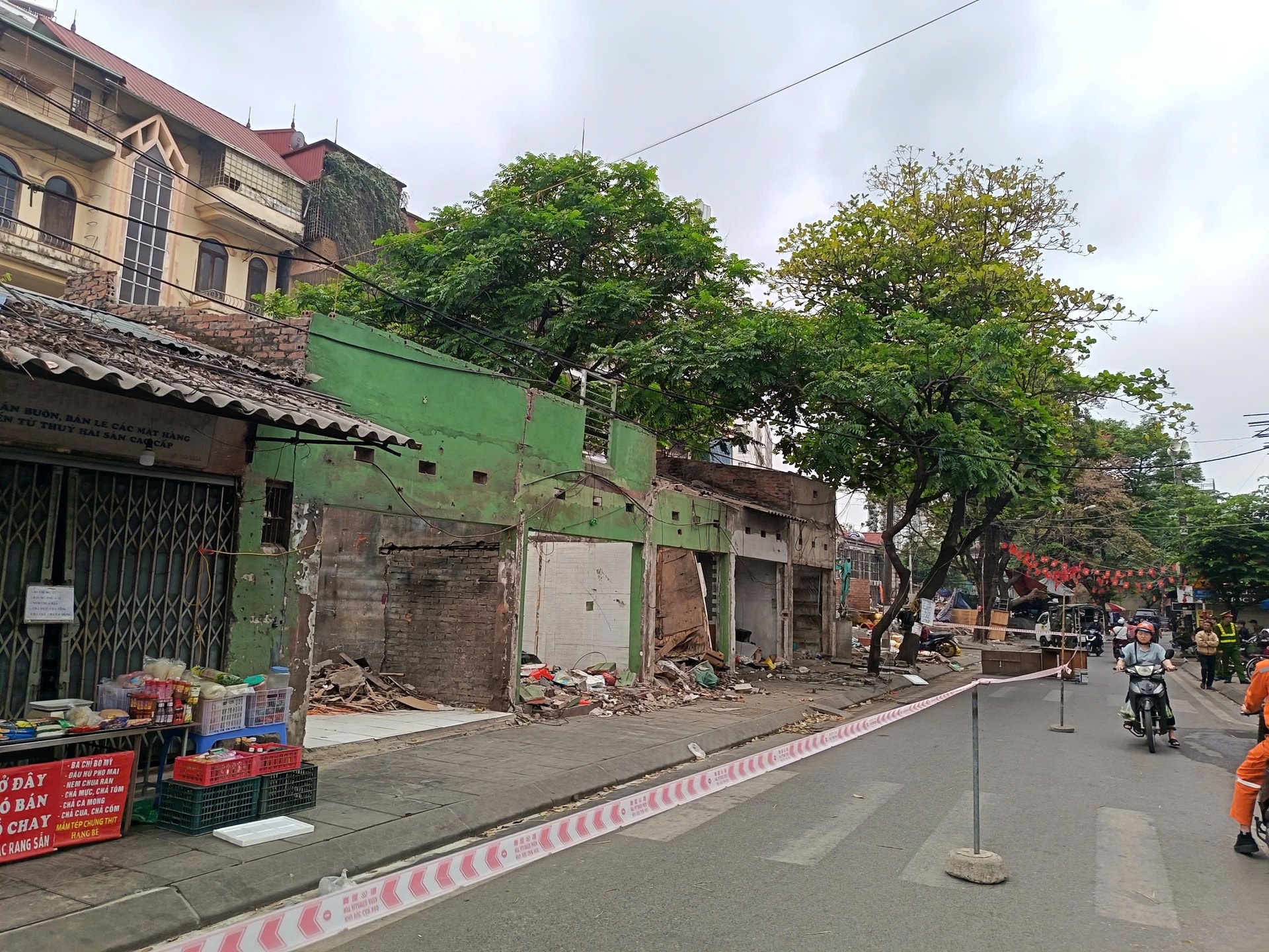 Giải tỏa chợ cóc, điểm kinh doanh tự phát tại khu vực ngõ 64, 66 Kim Giang- Ảnh 5.