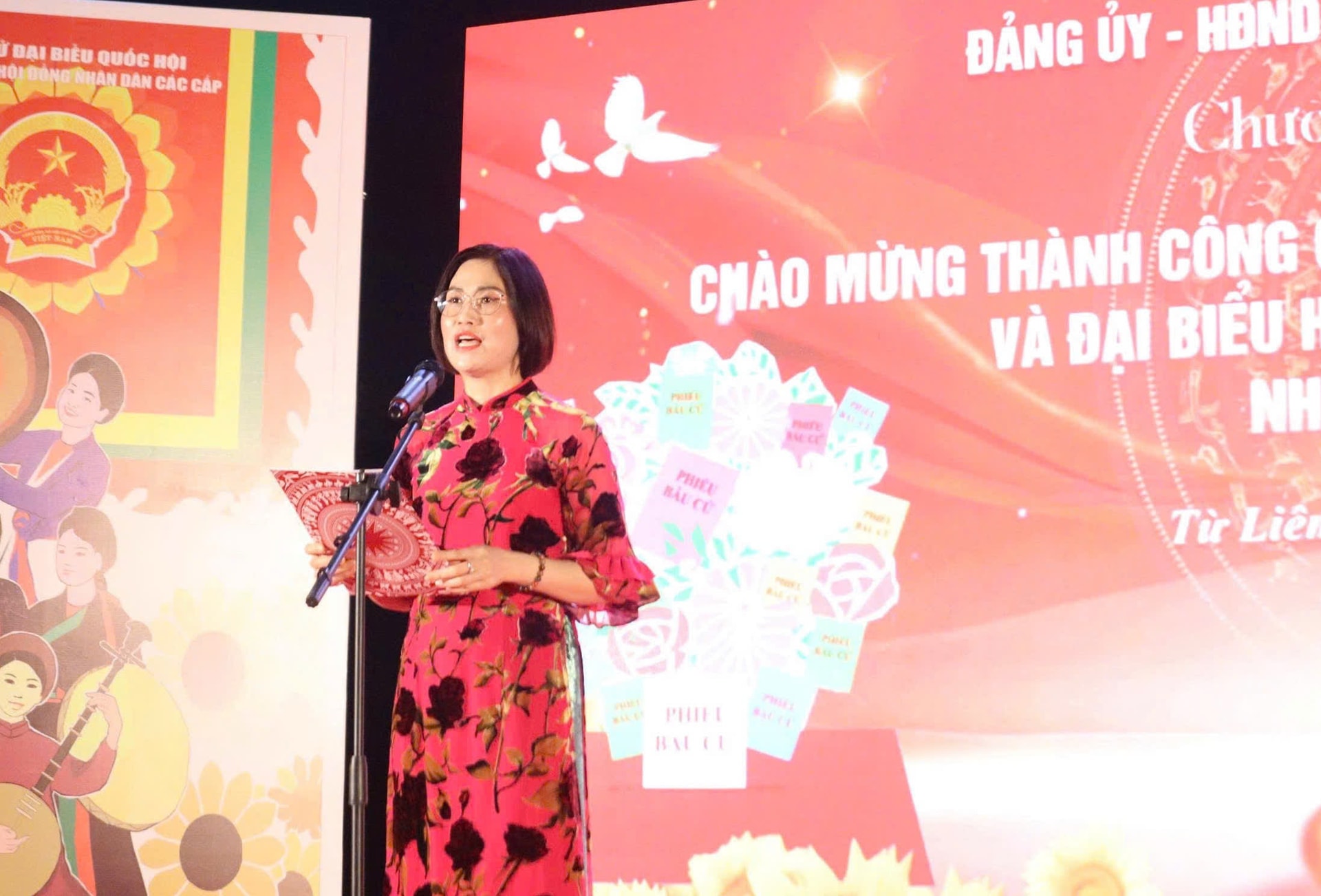 Niềm vui lan toả trong đêm nghệ thuật chào mừng thành công ngày bầu cử tại phường Từ Liêm- Ảnh 3.