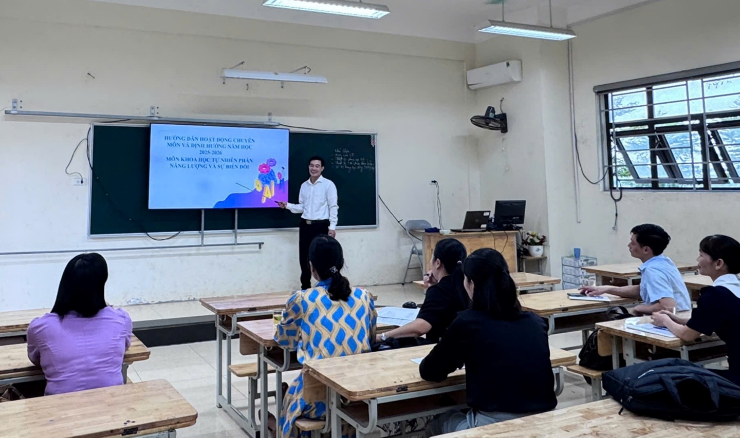 THẦY GIÁO HOÀNG VĂN SANG - NGƯỜI THẮP LỬA TRAO TRUYỀN TRI THỨC, GIÚP HỌC SINH CHINH PHỤC ĐỈNH CAO- Ảnh 3.